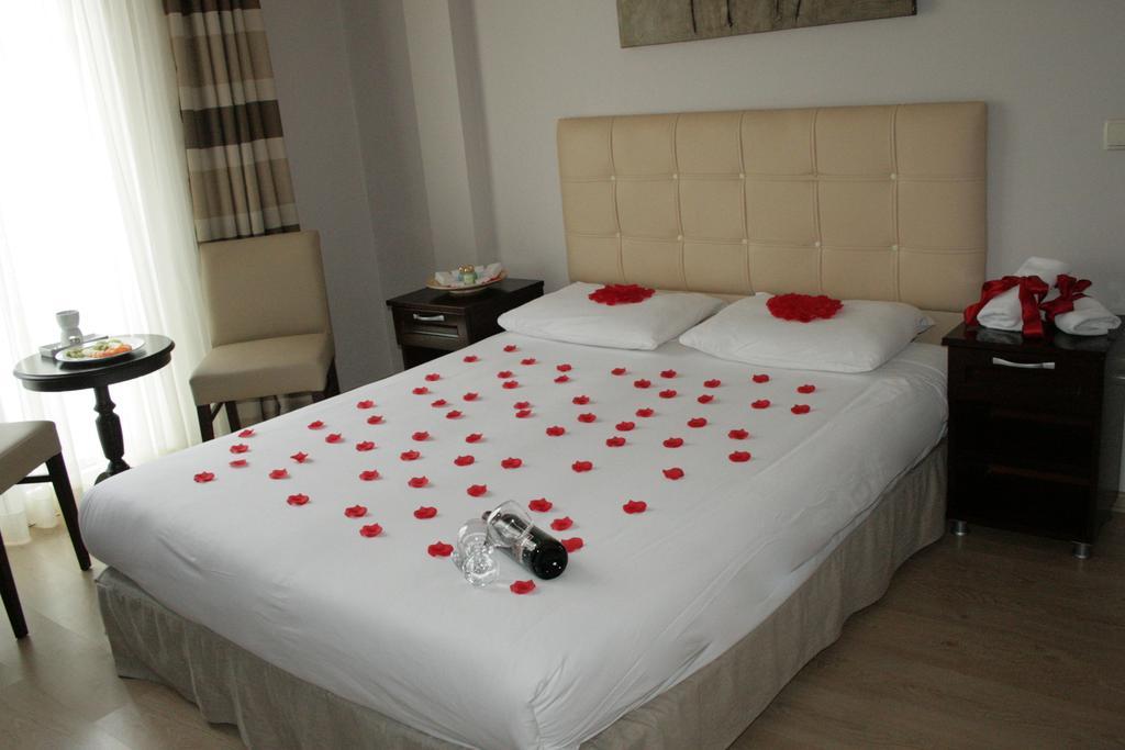 Marine House Boutique Hotel Adalar Ngoại thất bức ảnh